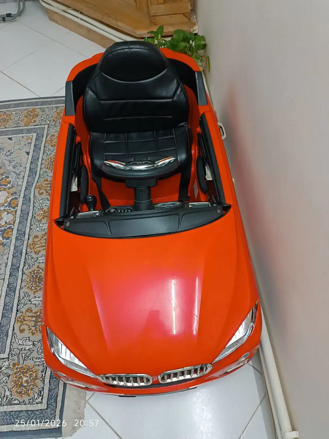 ماشین شارژی رنگ قرمز|اسباب‌بازی بچه|ساری, |دیوار