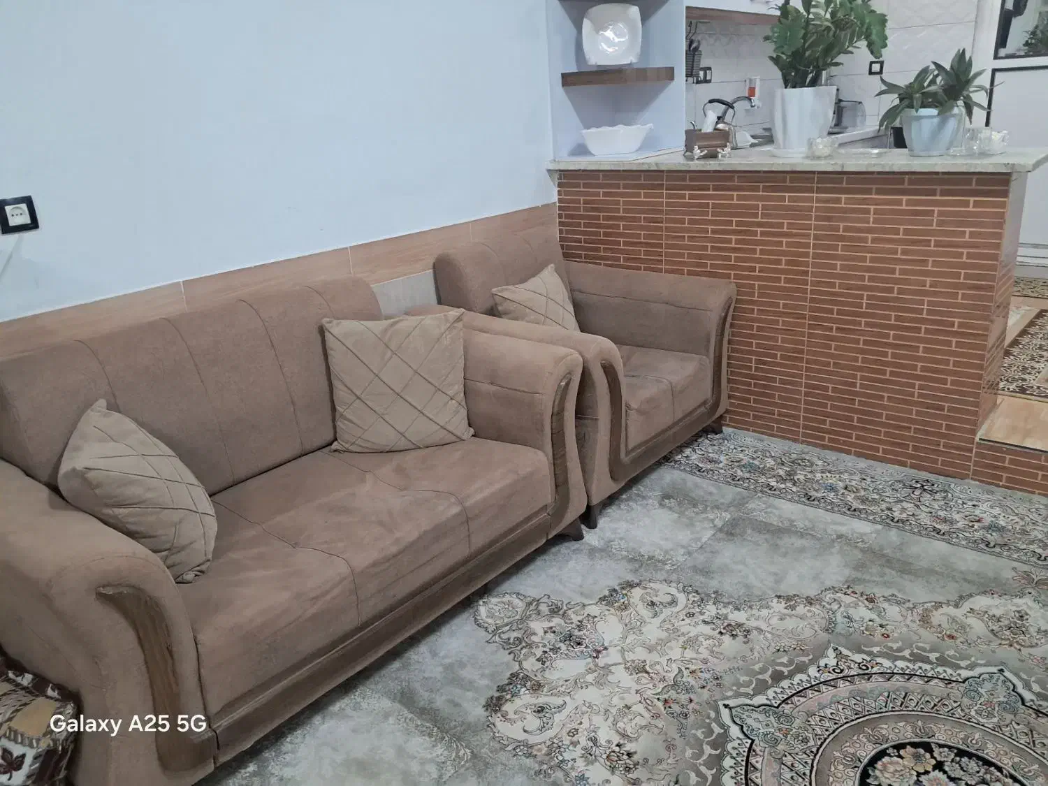 مبلمان ۹ نفره کاملا سالم|مبلمان خانگی و میز عسلی|تربت جام, یحیی آباد|دیوار