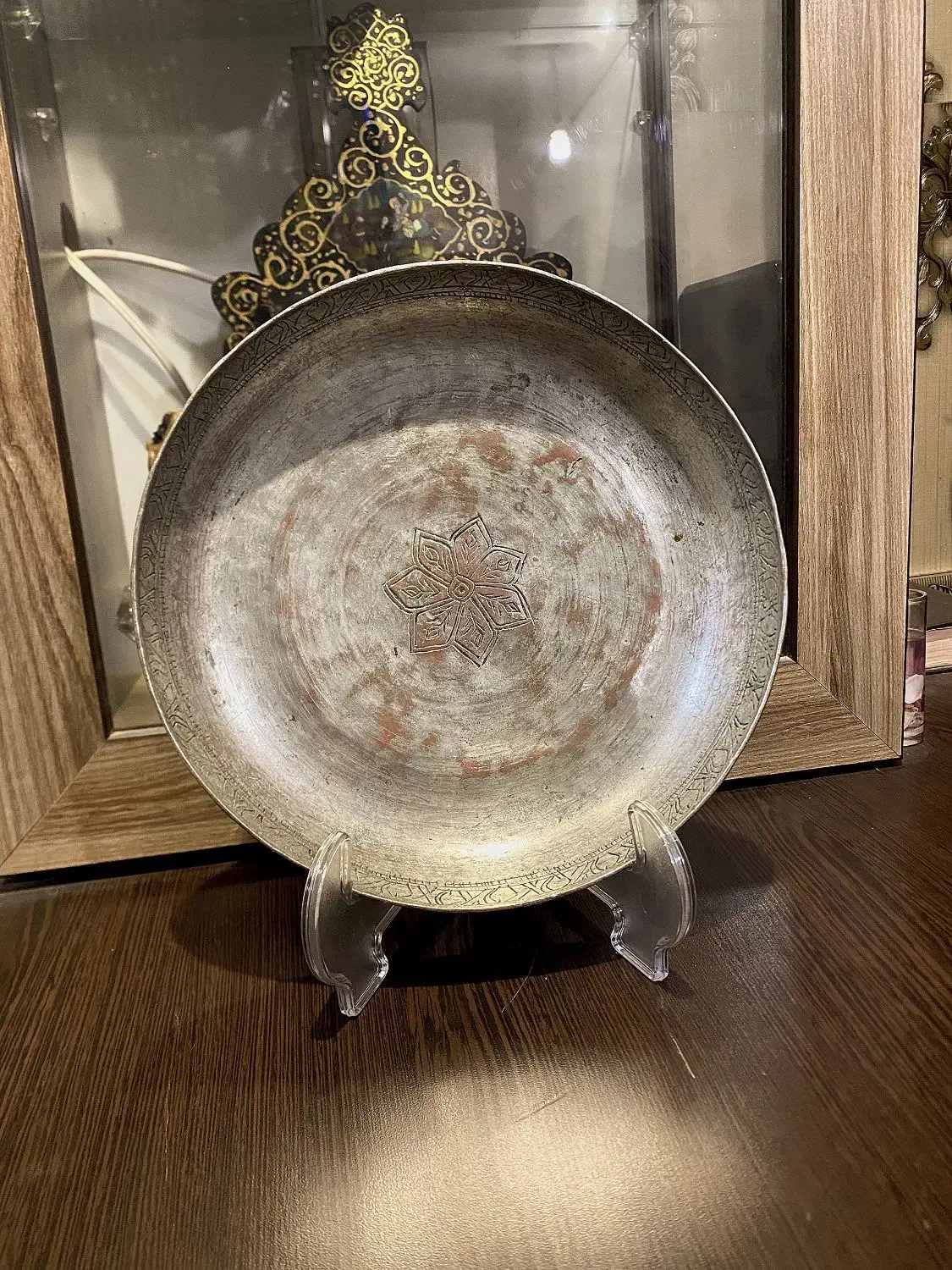 بادیه تاریخ دار و صاحبه دار|کلکسیون اشیاء عتیقه|رباط‌کریم, مسکن مهر آبشناسان|دیوار