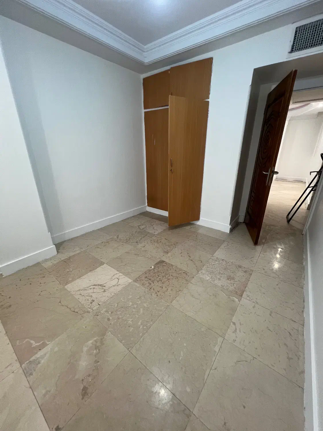 آپارتمان ۱۳۰ متری فردوس شرق