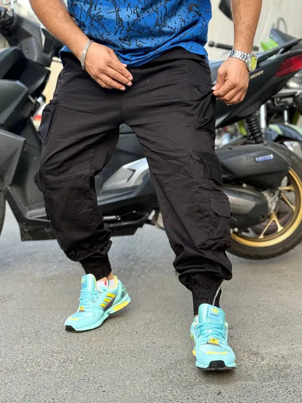 شلوار 10جیب|لباس|قم, دروازه چوبی|دیوار