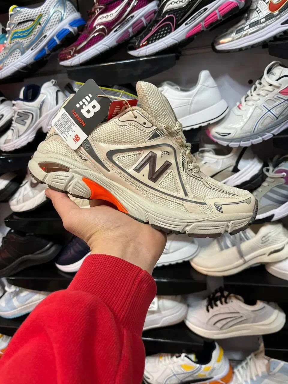 کفش ورزش مردانه و زنانه پسرانه و دخترانه|کیف، کفش، کمربند|زنجان, |دیوار