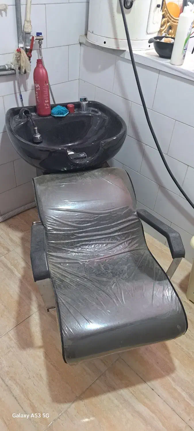 لوازم ارایشگاه فروشی|آرایشگاه و سالن‌های زیبایی|یزد, |دیوار