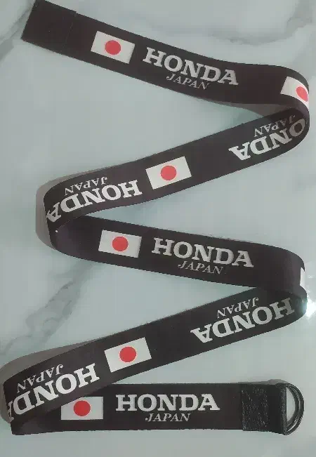 کمربند بگ|کیف، کفش، کمربند|صحنه, |دیوار