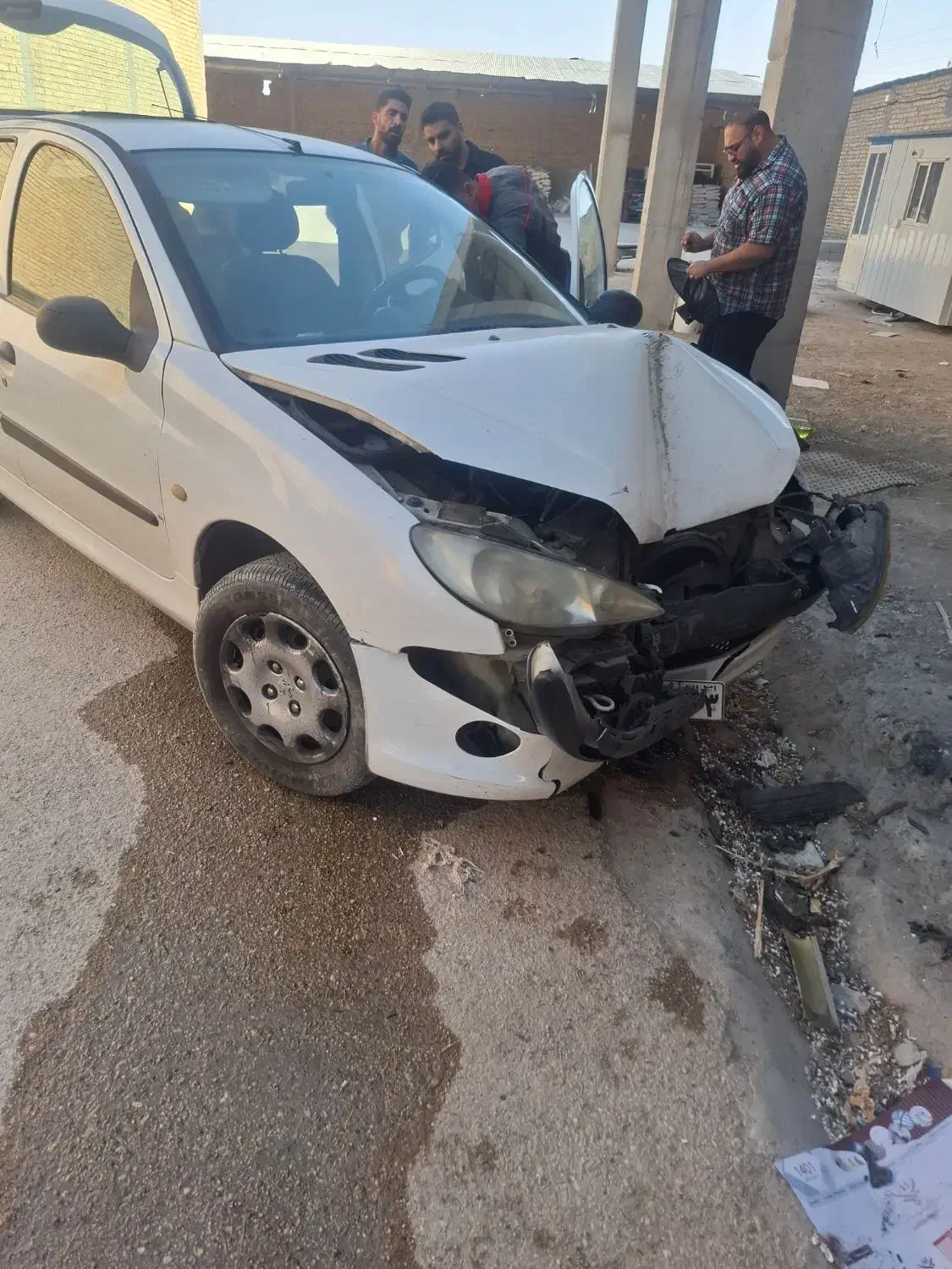 ۲۰۶ تیپ ۲ تصادفی|خودرو سواری و وانت|مرودشت, شهرک مهدیه|دیوار