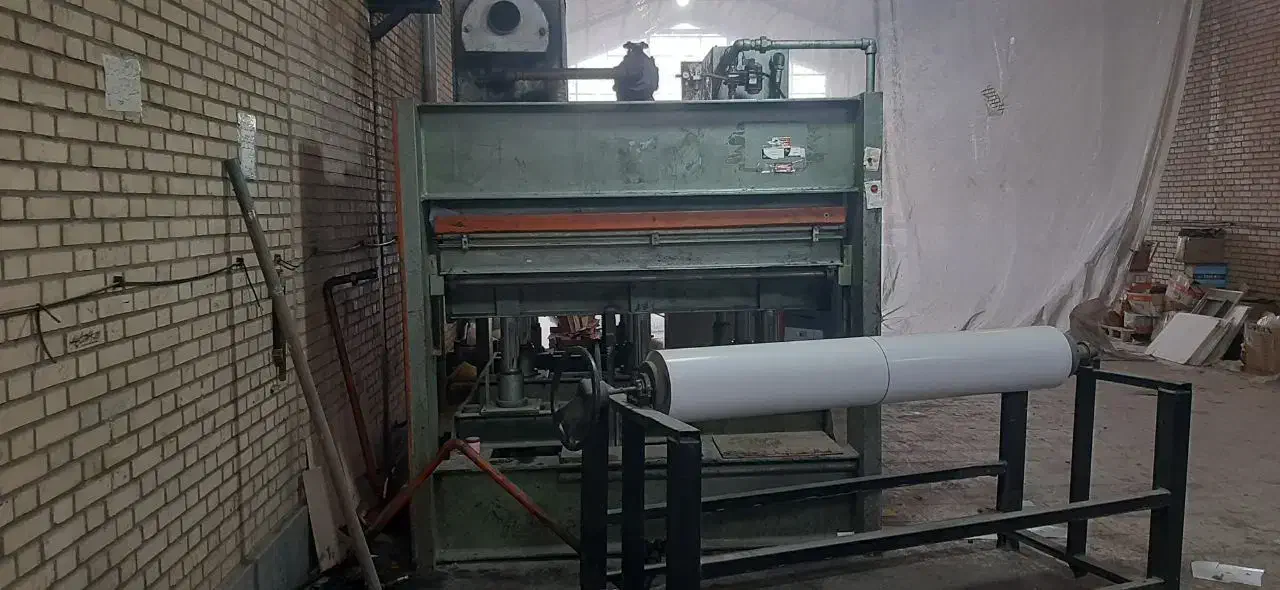 پرس گرم حرارتی درب نجاری روکش طبیعی ام دی اف لترون|ماشینآلات صنعتی|مشهد, چهاربرج|دیوار