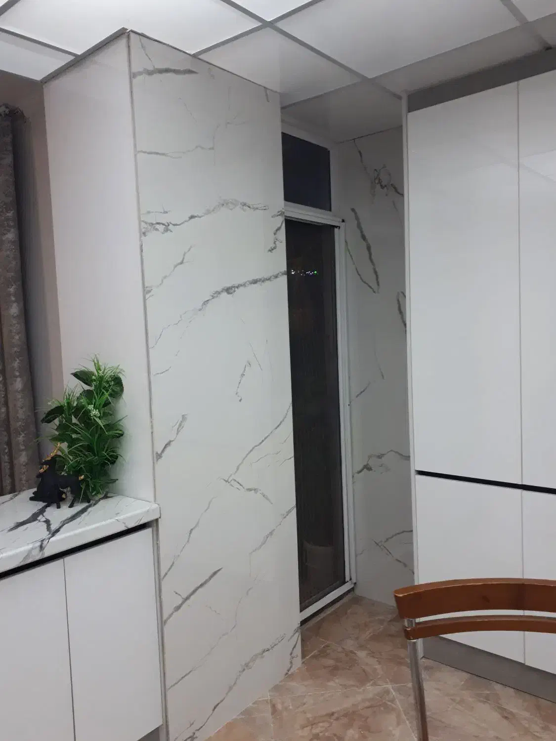 نصب تاپشیت و کاشی بین کابینت آجر و ترموال...|خدمات پیشه و مهارت|سنندج, |دیوار