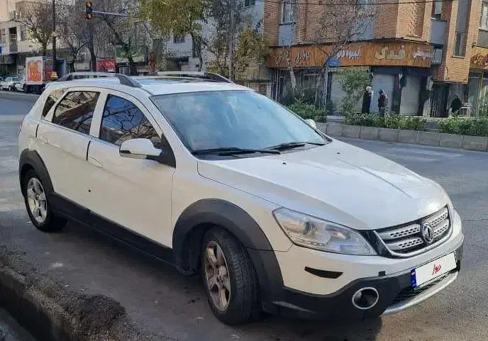 اچ سی کراس (H30 Cross) سفید مدل ۹۶|خودرو سواری و وانت|تهران, سبلان (لشگر)|دیوار