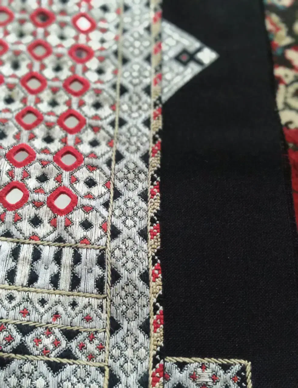 اینه|لباس|زاهدان, |دیوار