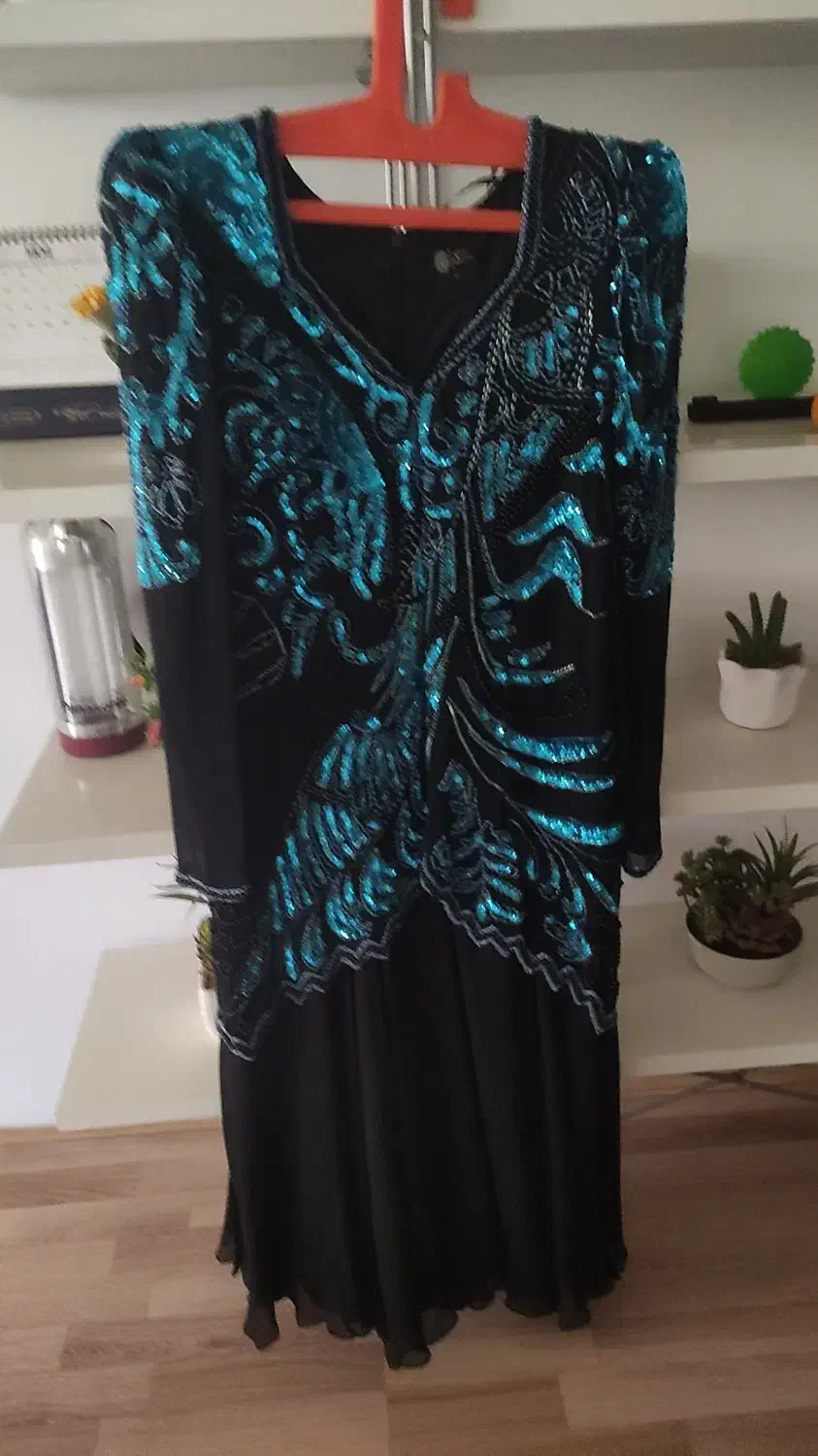 لباس شب|لباس|شیراز, دکتر حسابی|دیوار