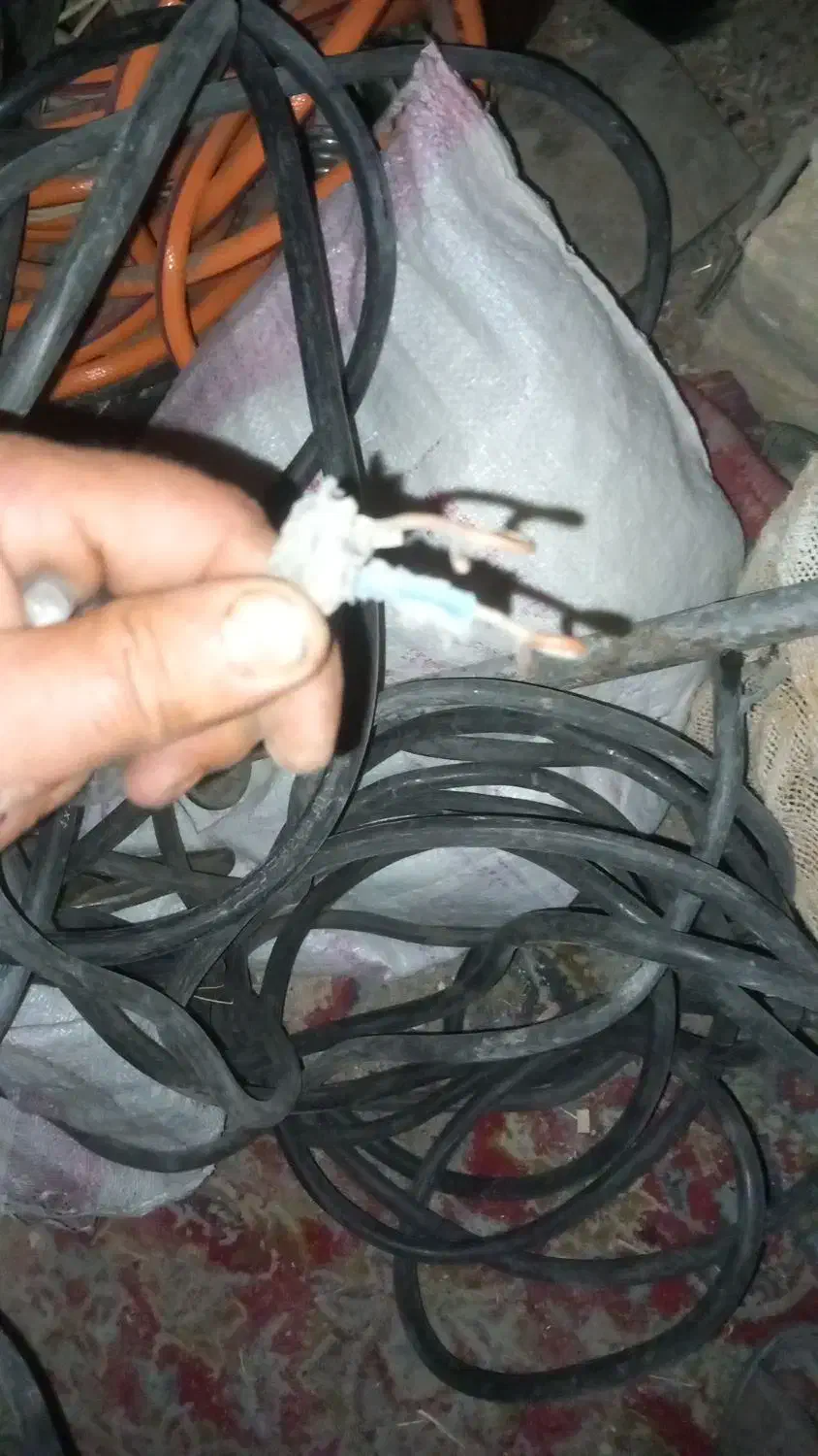 کابل جوش و برق|سایر لوازم برقی|تربتحیدریه, کلاته توکلی|دیوار