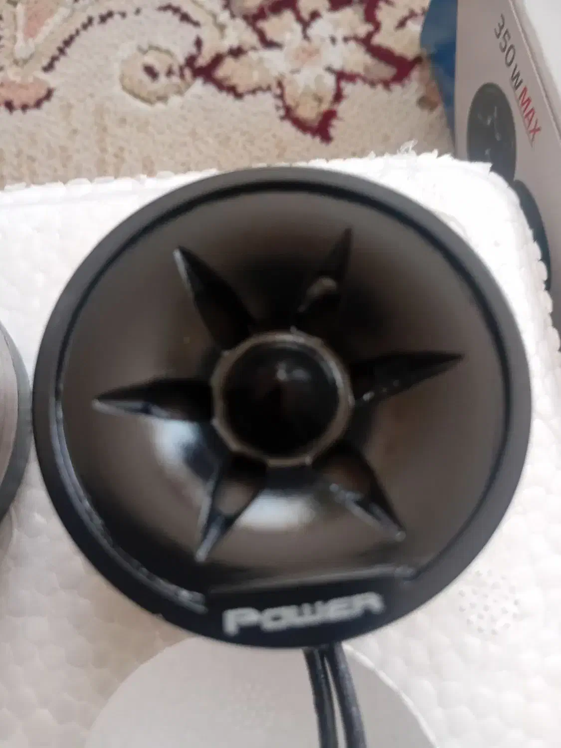 تی یو تر. یک جفت|صوتی و تصویری|سهند, |دیوار