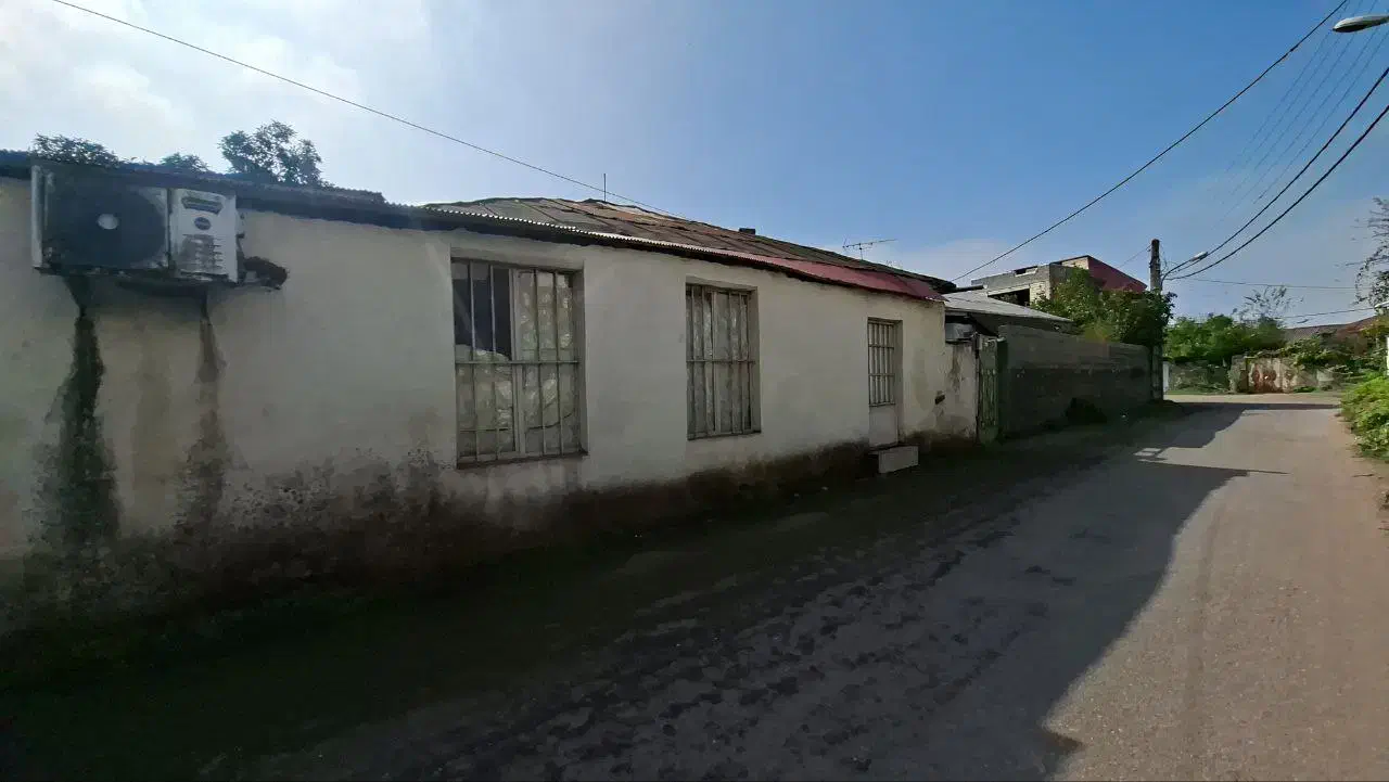 زمین با یک خونه ی کلنگی قابل بازسازی|فروش زمین و ملک کلنگی|کیاشهر, |دیوار