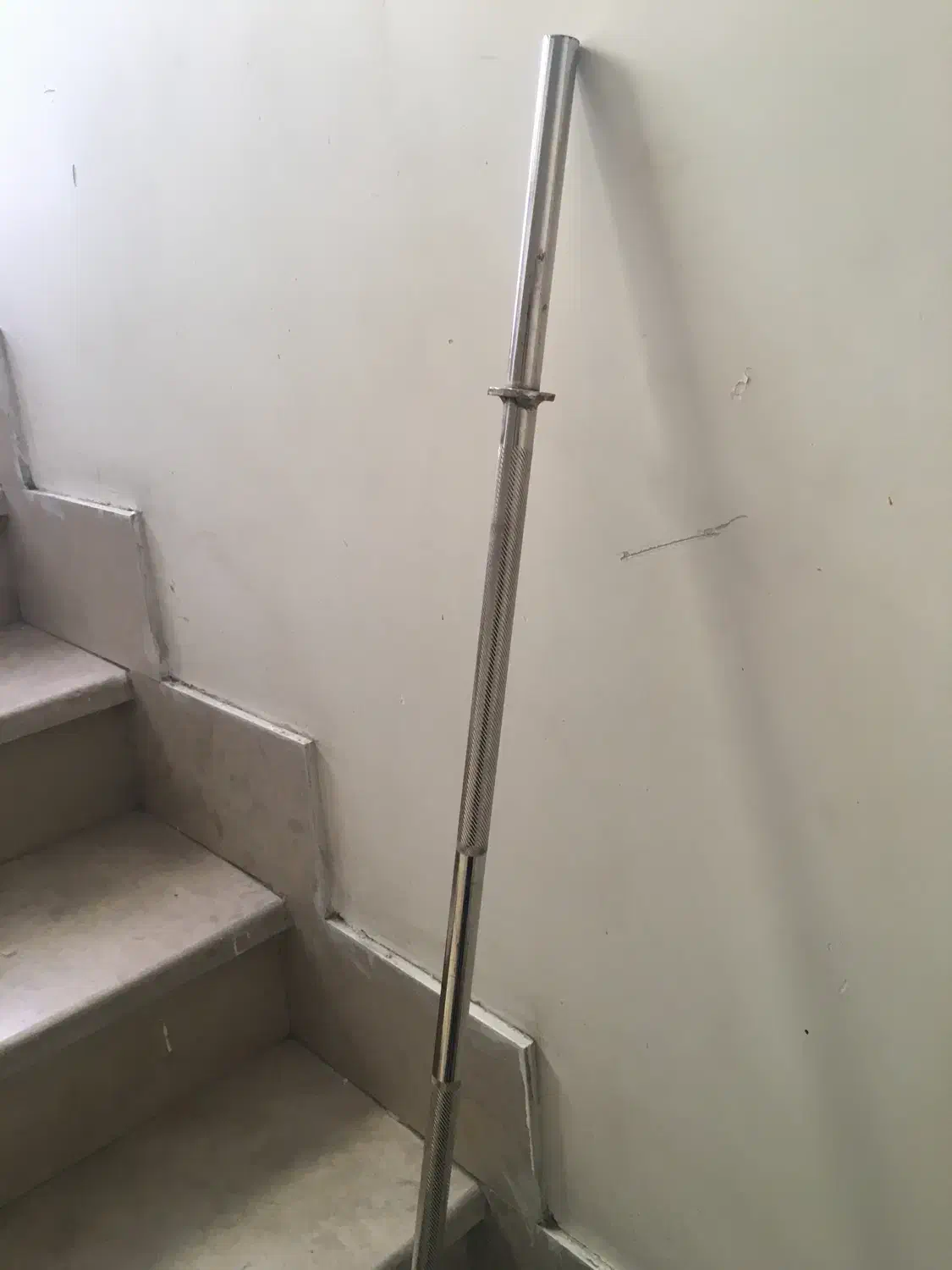 میله هالتر ۱۲۰ سانت|تجهیزات ورزشی|تهران, جوادیه|دیوار