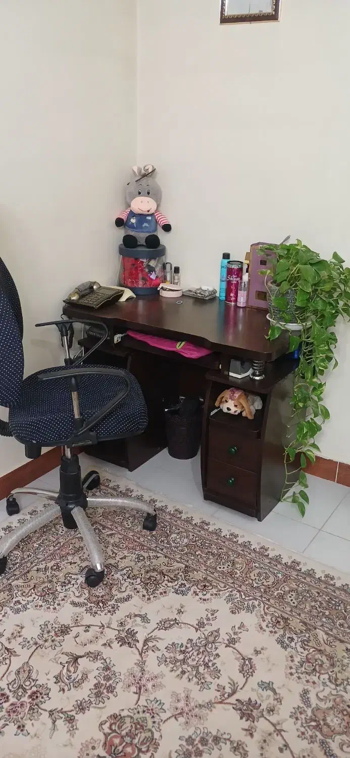 میز و صندلی در حد نو|مبلمان اداری|هشتگرد, شهرک بعثت|دیوار