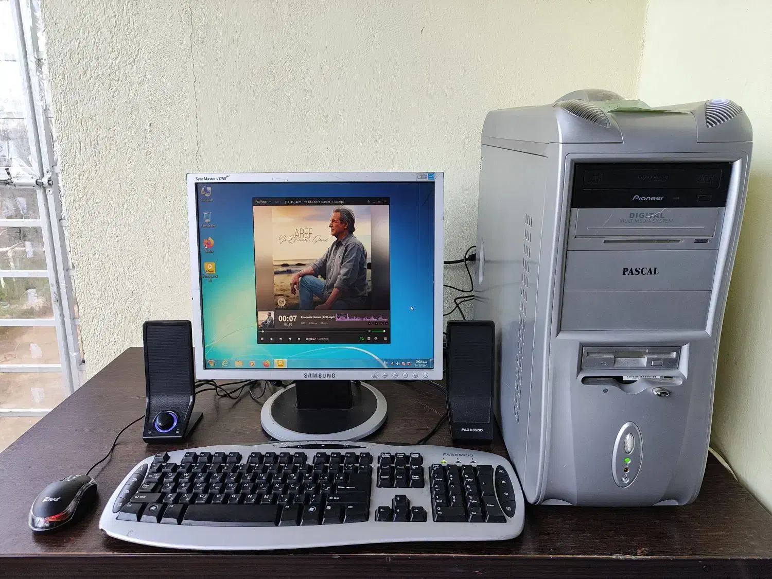 کیس ۴۶۰۰ با رم ۴ ddr2 هارد ۱۶۰ گرافیک ۱|رایانه رومیزی|چالوس, |دیوار