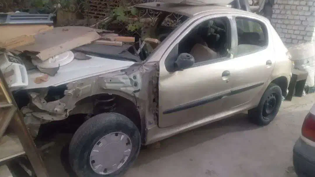 پژو 206 مدل 84 تصادفی|خودرو سواری و وانت|لنجان, |دیوار