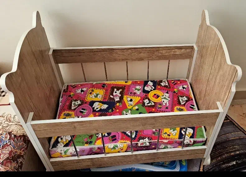 گهواره و تخت نوزاد|تخت و صندلی بچه|قزوین, |دیوار