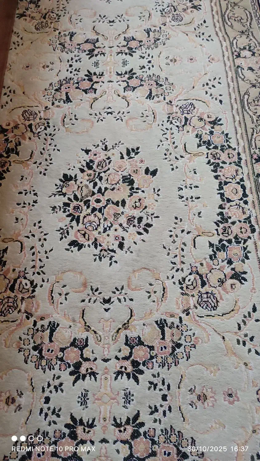 فرش کناره ،ضخیم وخیلی تمیز|فرش|تبریز, |دیوار