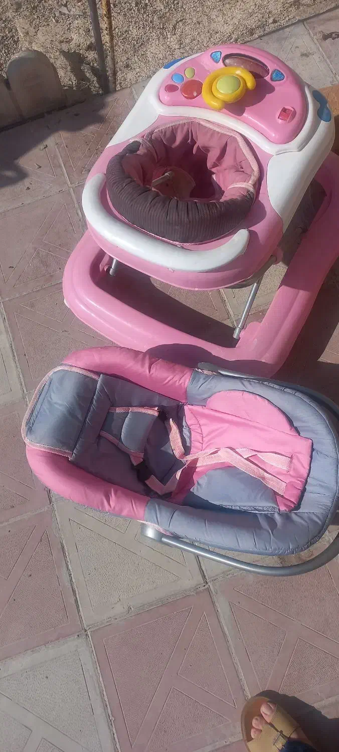 دو عدد لوازم نوزاد|کالسکه و لوازم جانبی|فیروزآباد (فارس), |دیوار