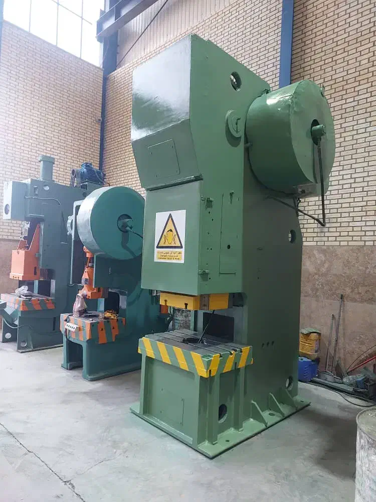 پرس 160تن روس|ماشین‌آلات صنعتی|اصفهان, شهرک صنعتی امیرکبیر (شاپور جدید)|دیوار