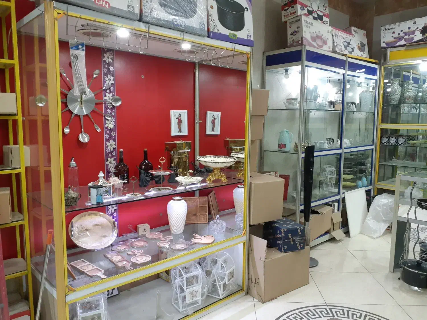 ویترین ایستاده ۹عدد پیشخوان ۵ عدد|فروشگاه و مغازه|تهران, شهرک ولیعصر جنوبی|دیوار