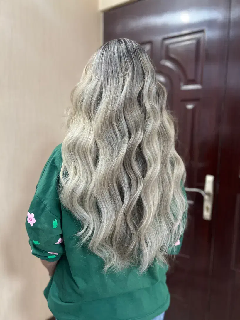 خدمات و آموزش تخصصی رنگ و کراتین با مدرک معتبر|خدمات آرایشگری و زیبایی|اصفهان, وحید|دیوار