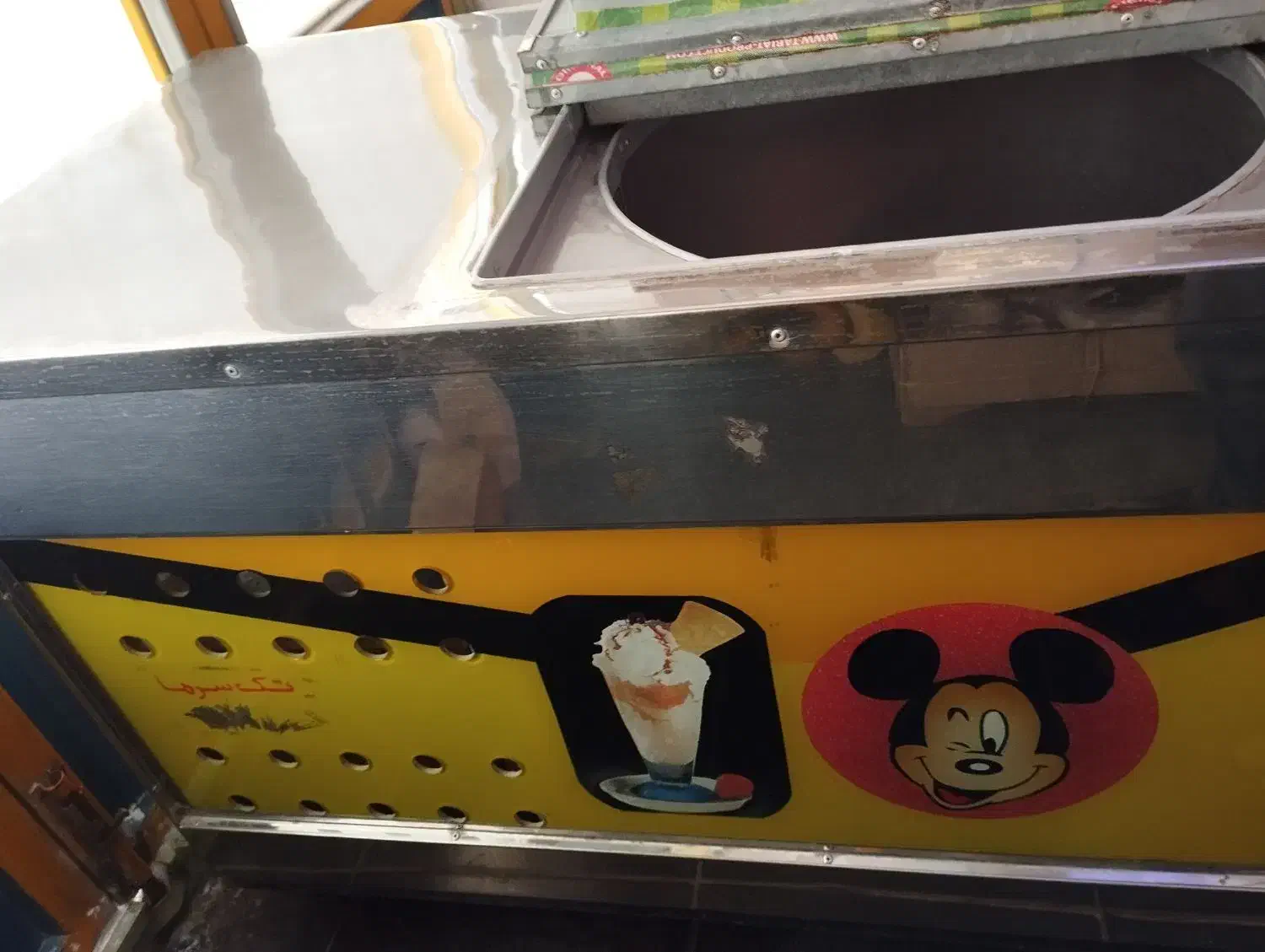 یخچال و ویترین|فروشگاه و مغازه|صحنه, |دیوار