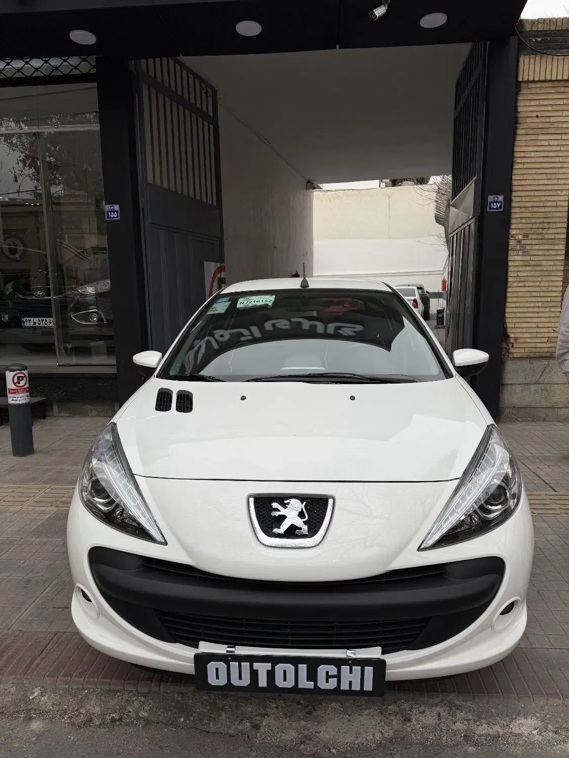 ۲۰۷ مدل ۱۴۰۱ فرمان برقی|خودرو سواری و وانت|اصفهان, امامزاده اسماعیل|دیوار