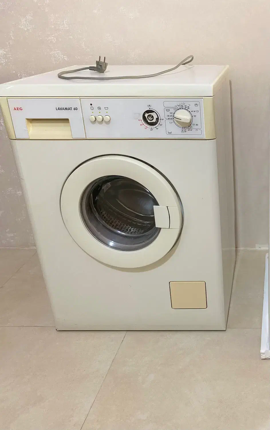 فروش لباسشویی آ ا گ|ماشین لباسشویی و خشک‌کن لباس|بندرعباس, |دیوار