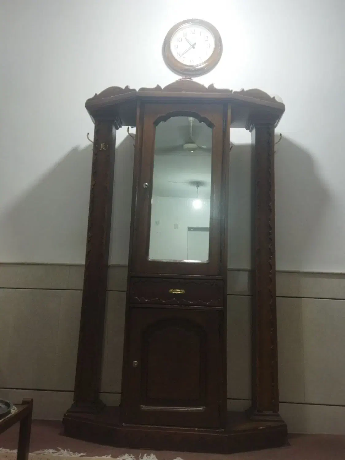 جالباسی|جاکفشی، کمد، دراور|کاشان, ملا حبیب‌الله شریف|دیوار