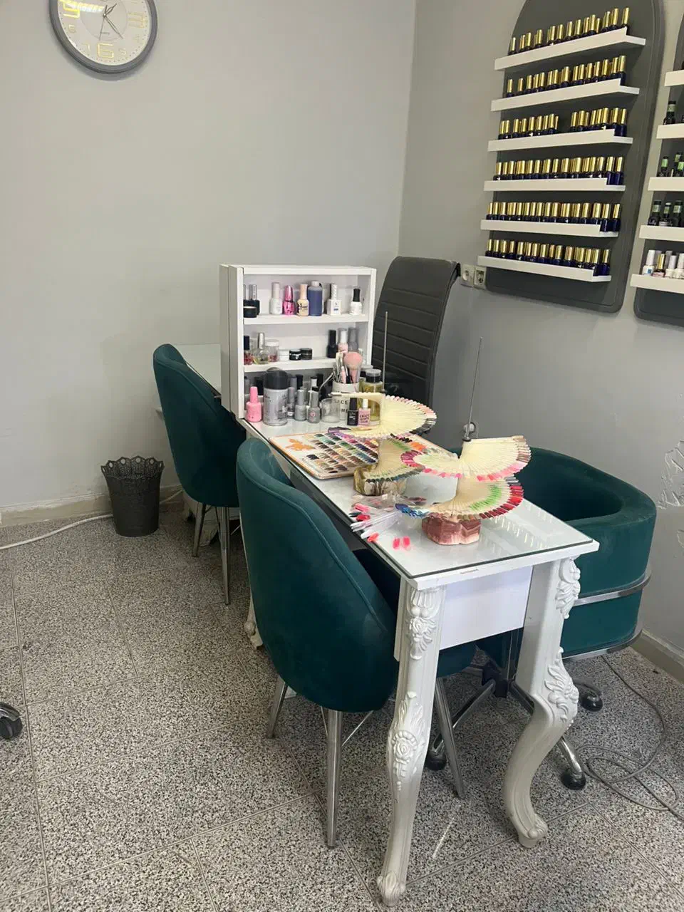 تخت مژه میز ناخن صندلی|آرایشگاه و سالن‌های زیبایی|تهران, عباس‌آباد|دیوار