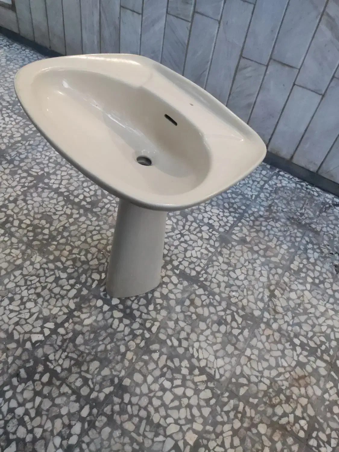 روشویی|لوازم سرویس بهداشتی|رودسر, |دیوار