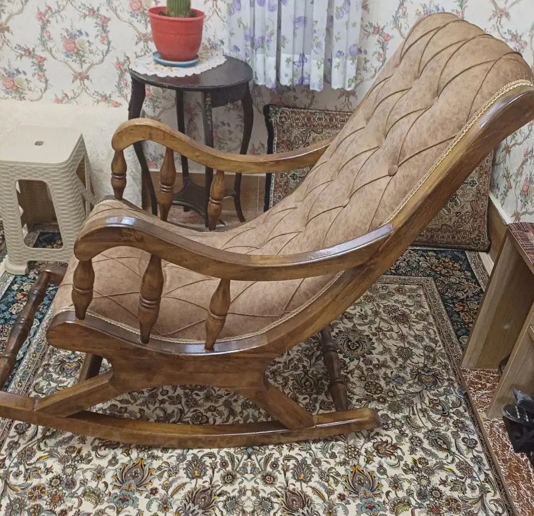 صندلی راک در گلبهار|صندلی و نیمکت|گلبهار, شهر جدید گلبهار|دیوار