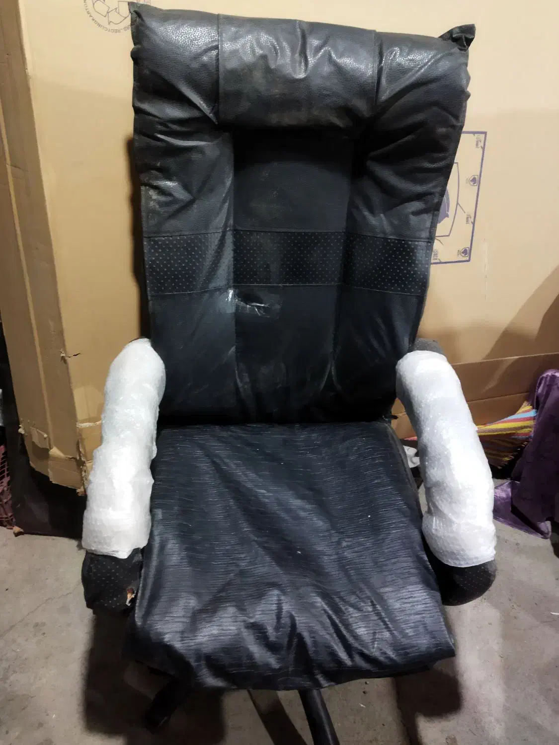 صندلی اداری پشتی بلند چرخدار تمام چرم|مبلمان اداری|مریوان, |دیوار