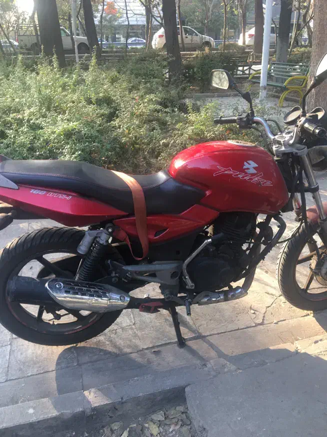 پالس ۱۸۰موتوری سالم برقی مشکل داره|موتورسیکلت|تهران, یاخجی آباد|دیوار