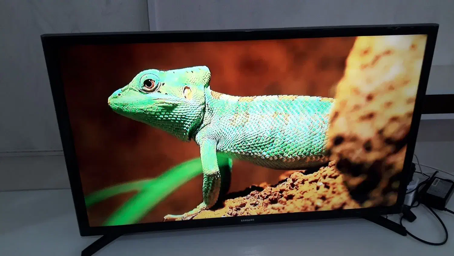 ال ای دی تلویزیون  SAMSUNG 32 بسیار تمیز|تلویزیون و پروژکتور|تبریز, |دیوار