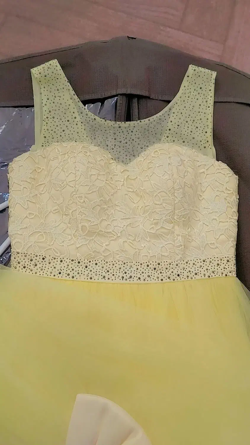 لباس عروسی|لباس|خوی, |دیوار