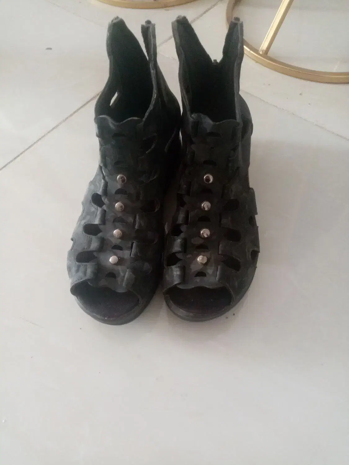 کفش زنانه ودخترانه|کیف، کفش، کمربند|نیشابور, خط کاشمر|دیوار