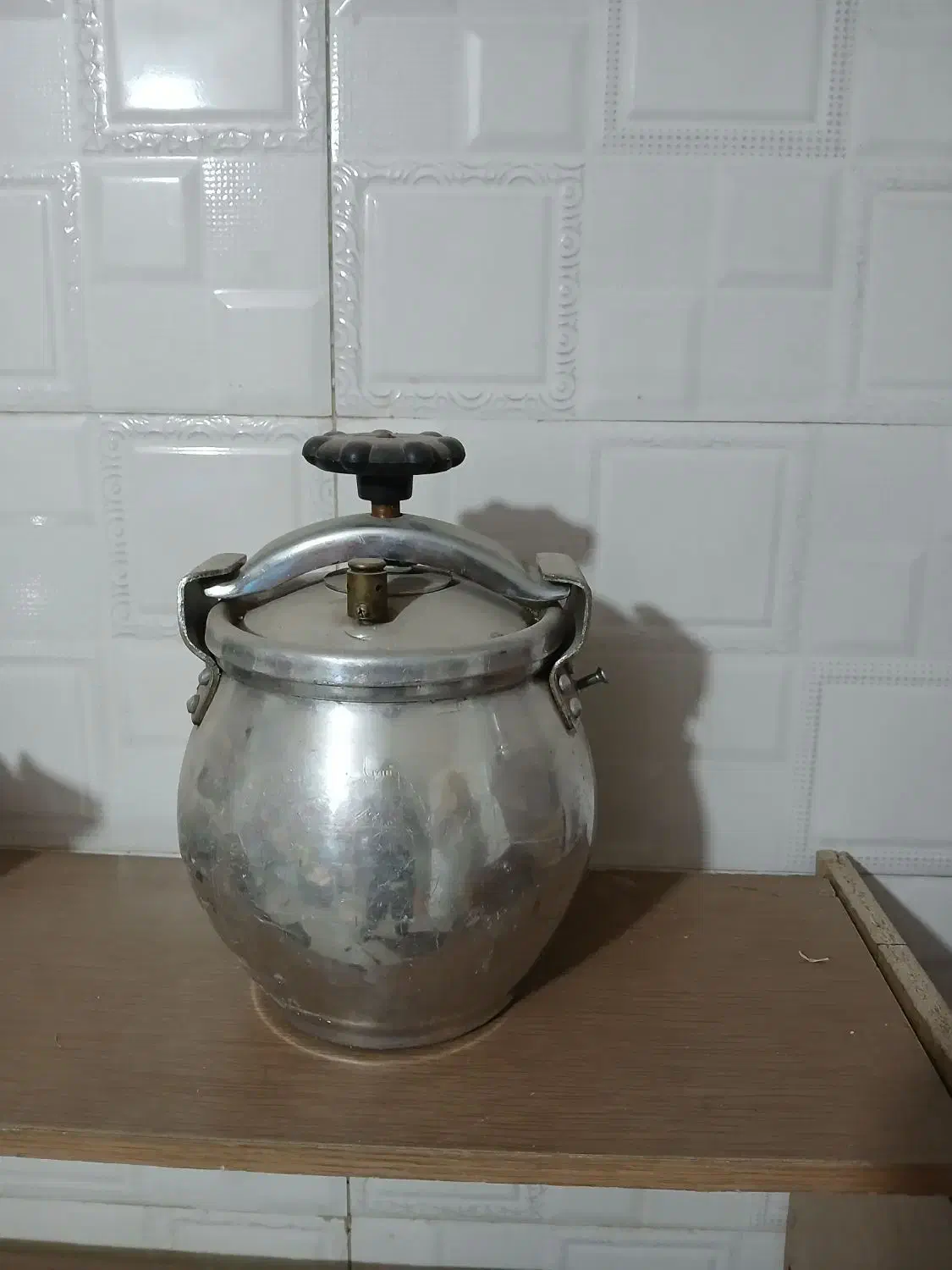 زودپز|ظروف پخت‌وپز|فلاورجان, |دیوار