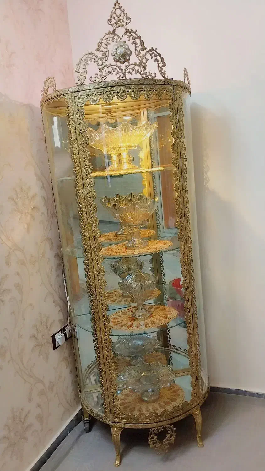 بوفه و میز تلوزیون و ساعت برنجی برنز|بوفه، ویترین، کنسول|نسیم‌شهر, |دیوار