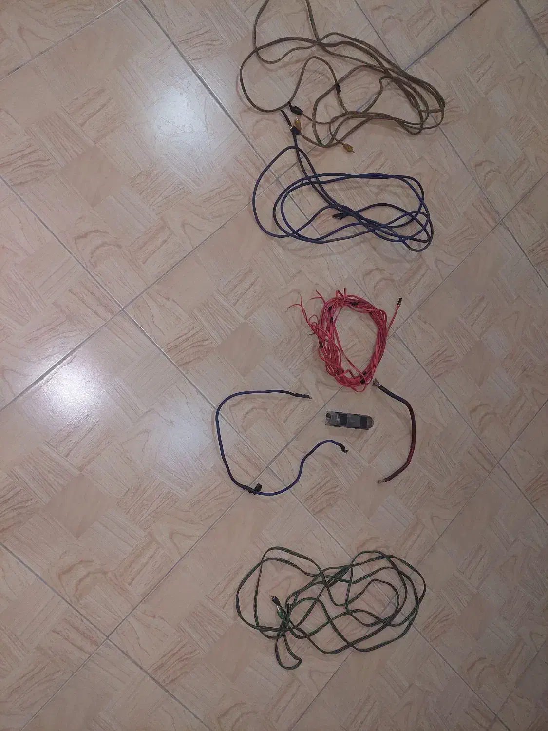 سیم کشی در حد سیستم صوتی|صوتی و تصویری|سراب, |دیوار