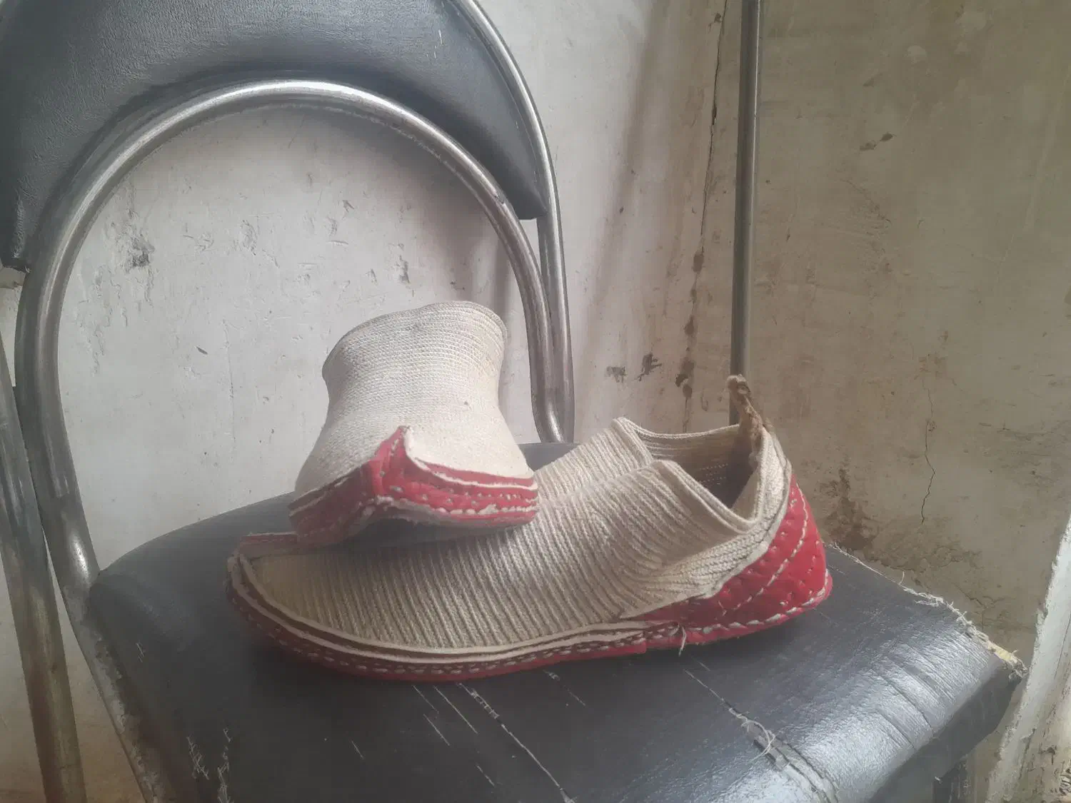 گیوه دست دوز خوانساری|کیف، کفش، کمربند|خوانسار, |دیوار