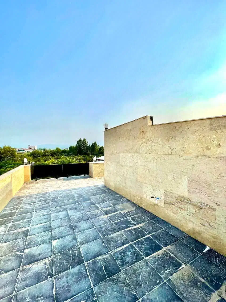 ویلا۲۰۰ متری با استخر و روف گاردن|فروش خانه و ویلا|چمستان, |دیوار