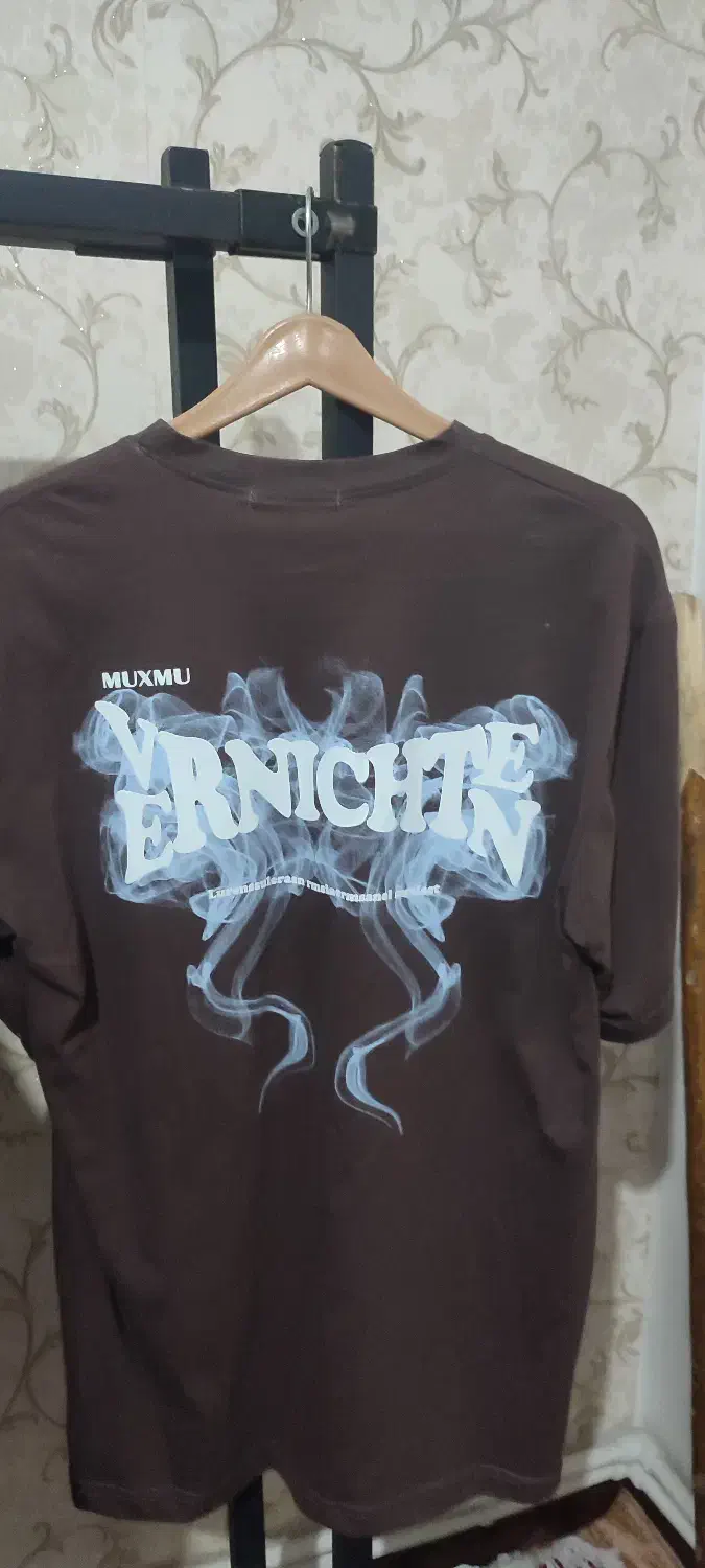 لباس مردانه و پسرانه|لباس|اندیشه, اندیشه فاز ۱|دیوار