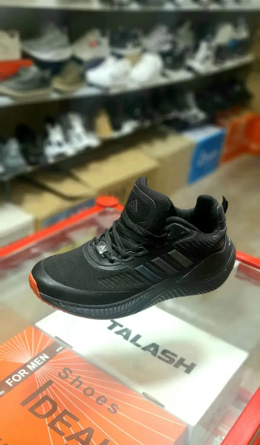 حراج واقعی انواع کفش زیر فاکتور|حراج|سنندج, |دیوار