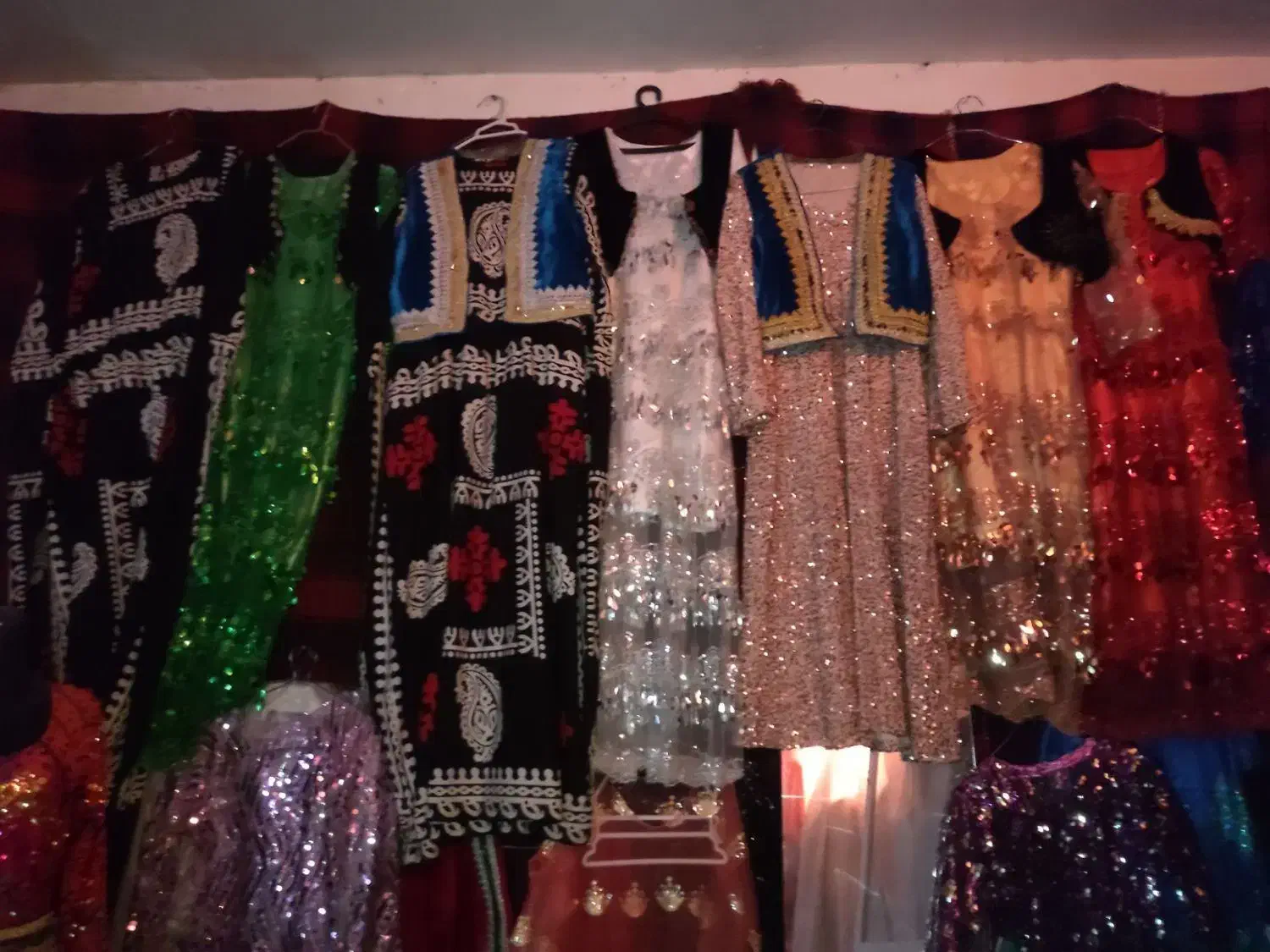 لباس سنتی|لباس|بروجرد, |دیوار