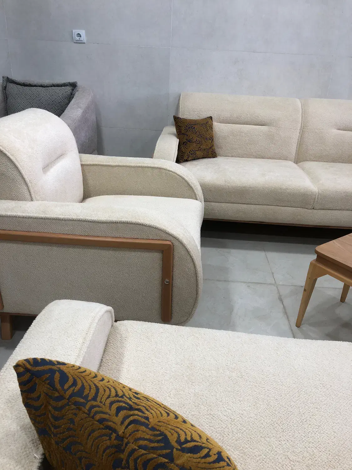 گالری پاییز مبل بغل چوب تدی|مبلمان خانگی و میز عسلی|مرودشت, مسجد رسول|دیوار