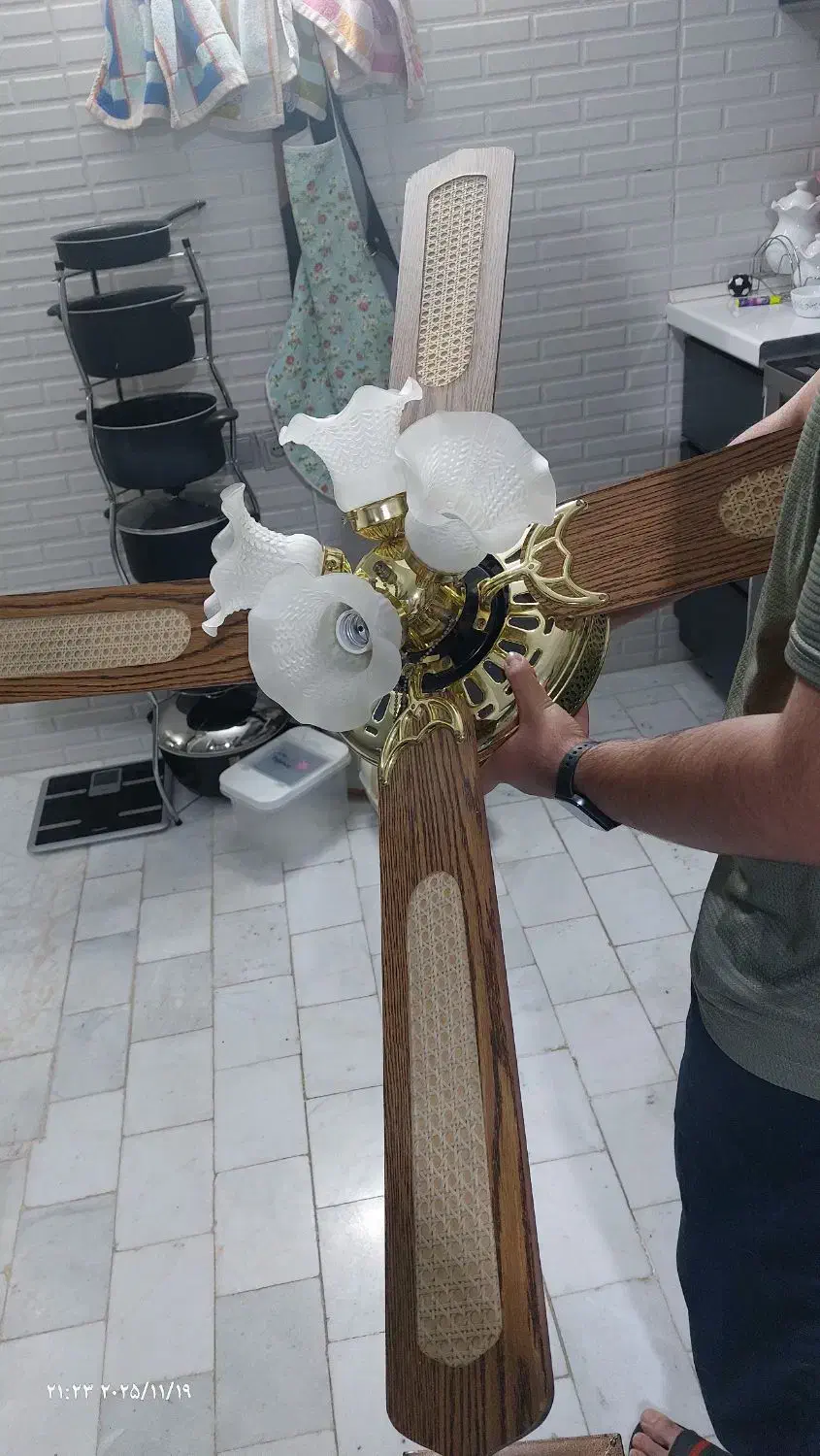 پنکه سقفی چوبی حصیری|لوستر و چراغ آویز|یزد, |دیوار