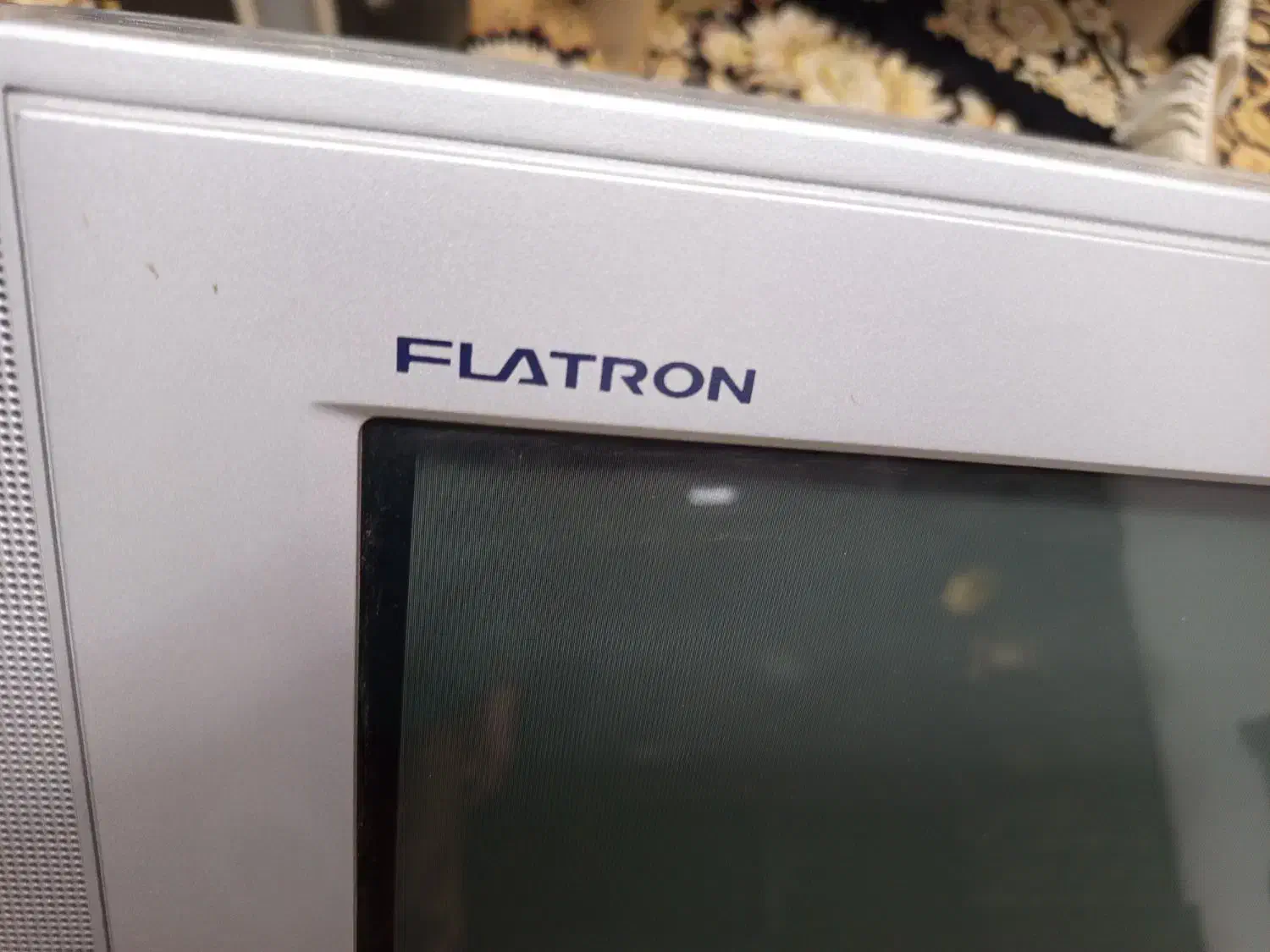 تلویزیون 21 اینچ|تلویزیون و پروژکتور|صحنه, |دیوار